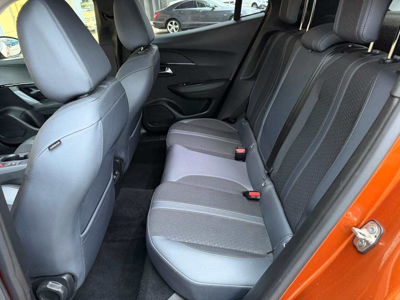 Peugeot 2008 PureTech 100 S&S Allure Navi Pack