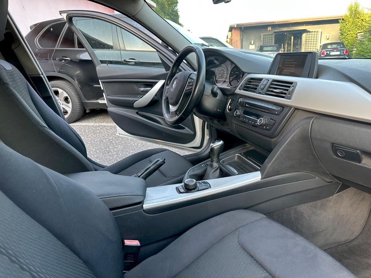 Bmw 318 318d Mineral White Unipro Service Garantita Permute e Finanziamenti