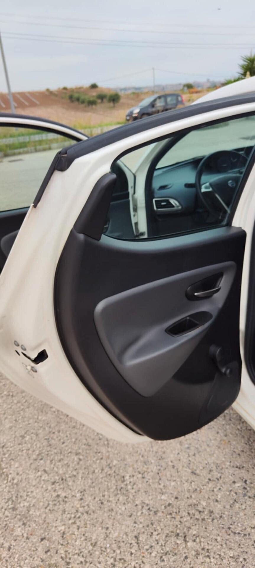 Lancia Ypsilon 1.3 MJT 16V 95 CV 5 porte S&S Platinum