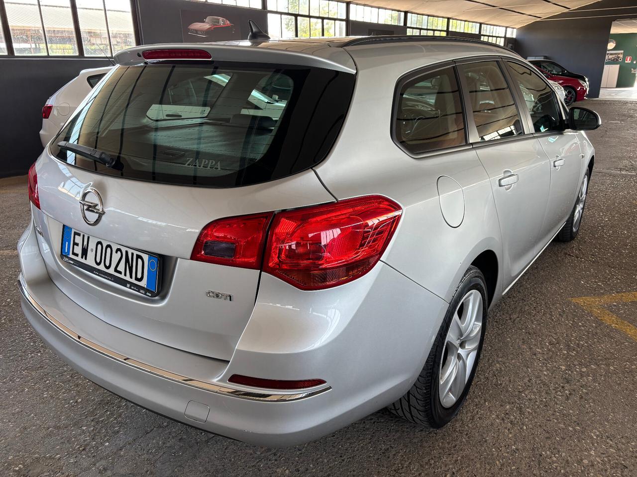 Opel Astra 1.7 CDTI 110CV Sports Tourer Cosmo NEOPATENTATO