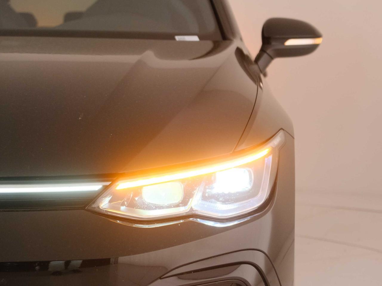 Volkswagen Golf 2.0 tdi scr 150cv r-line dsg