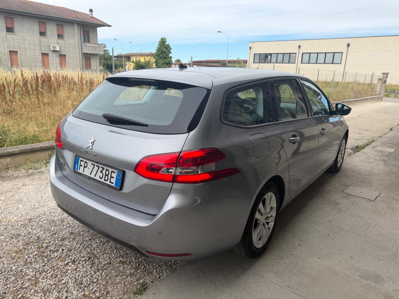 Peugeot 308 BlueHDi 130 S&S SW Allure