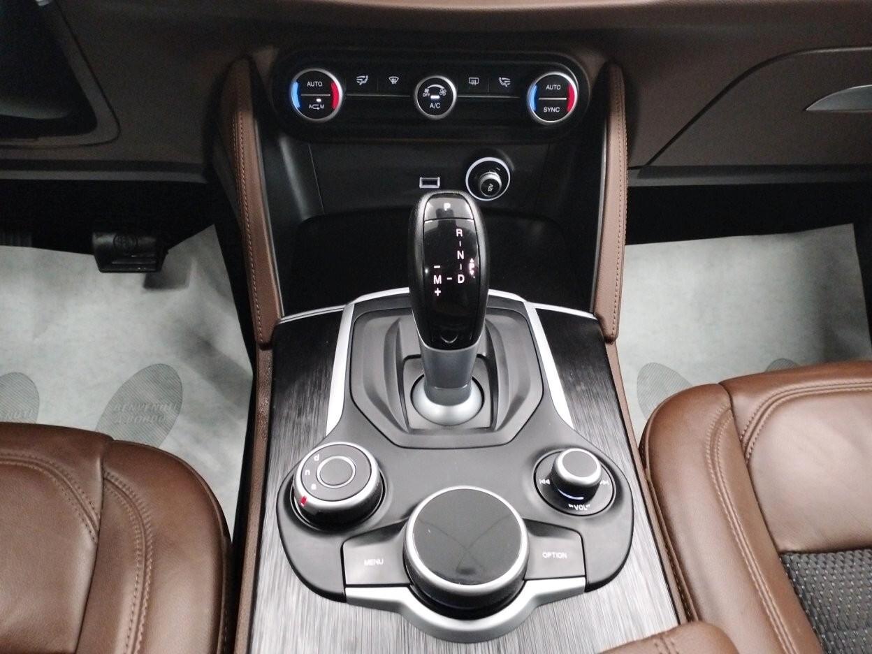 Alfa Romeo Stelvio 2.2 t rwd 180cv * 68.000 KM *