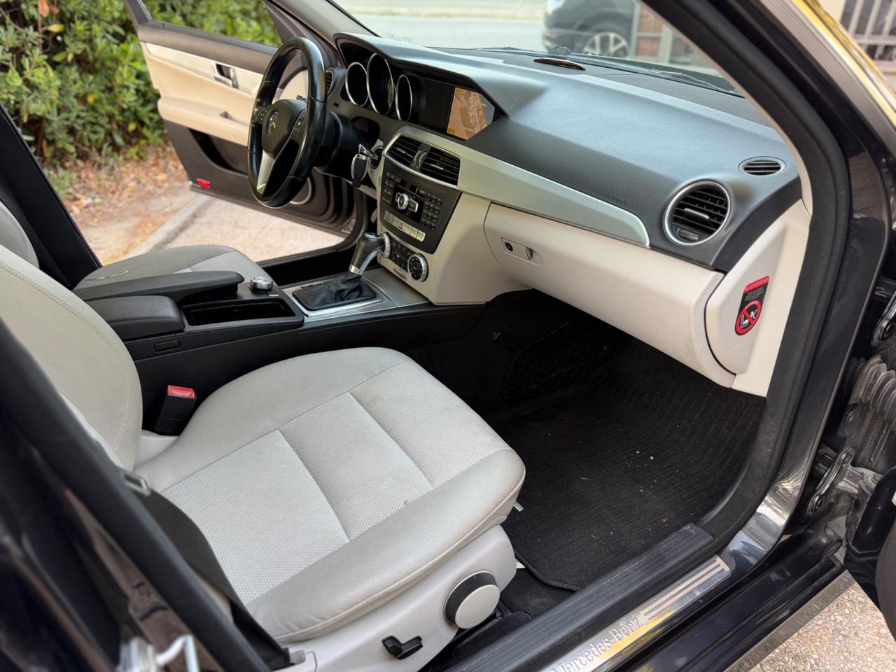 Mercedes-benz C 220 CDI BlueEFFICIENCY Avantgarde
