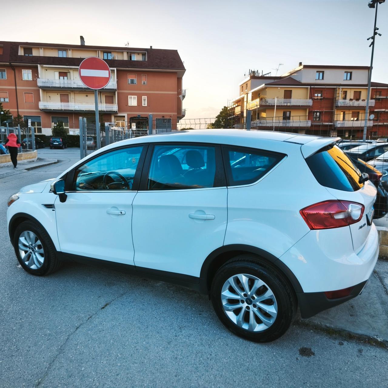 Ford Kuga Kuga+ 2.0 TDCi 136 CV 4WD DPF