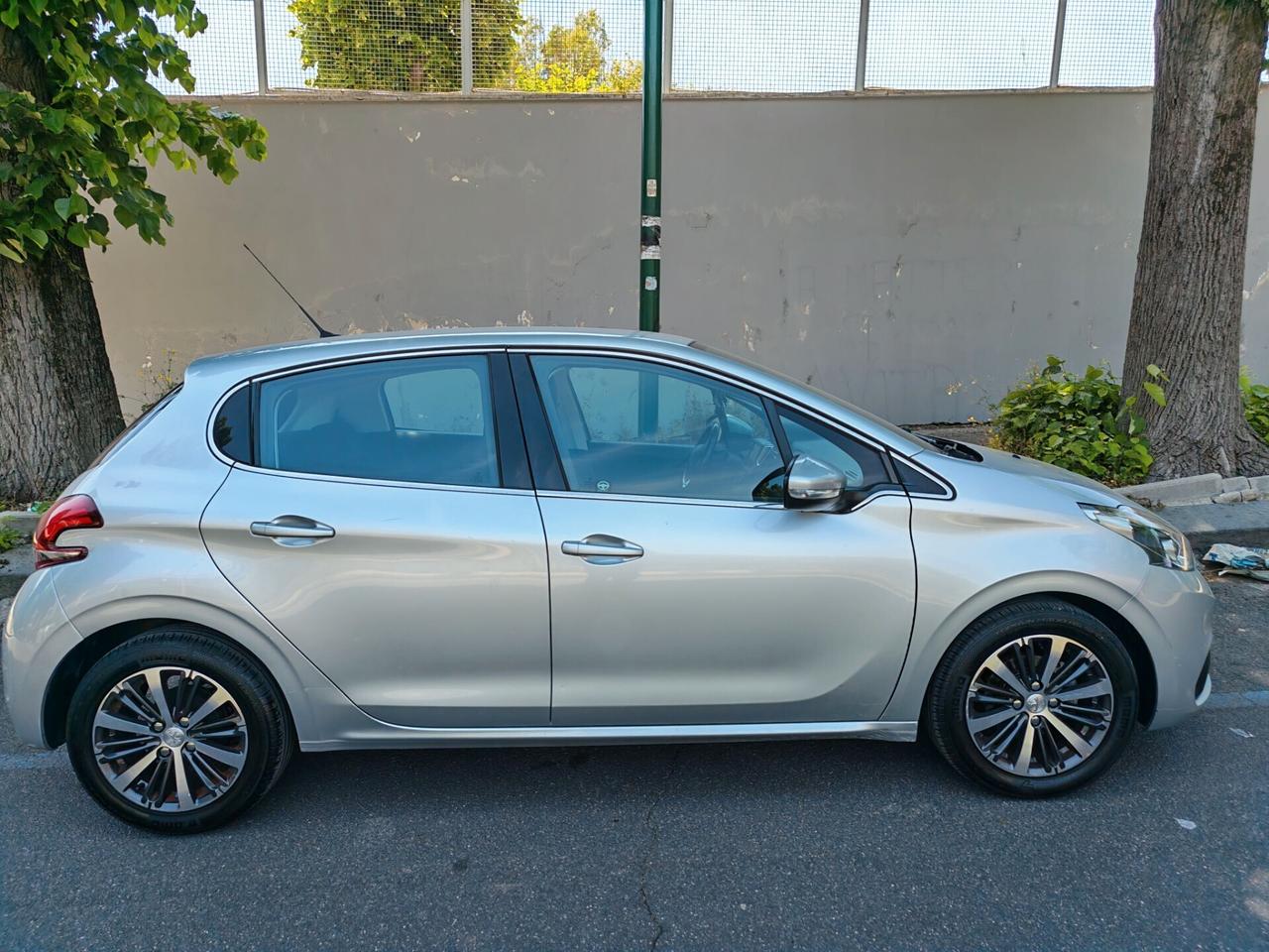 Peugeot 208 BlueHDi 75 5 porte Allure