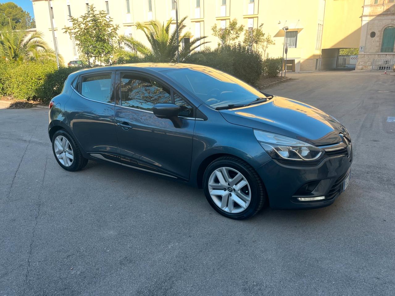 Renault Clio dCi 8V 90CV EDC Start&Stop 5 porte Energy Intens
