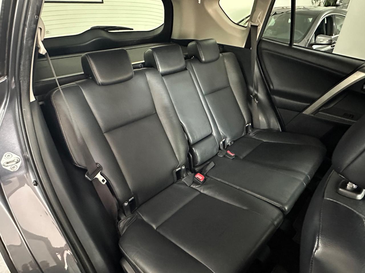 Toyota RAV 4 RAV4 2.2 D-CAT A/T 4WD Lounge