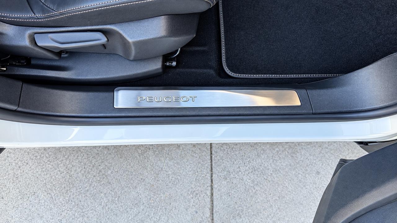 Peugeot 3008 2.0 bluehdi GT s&s 180cv eat6