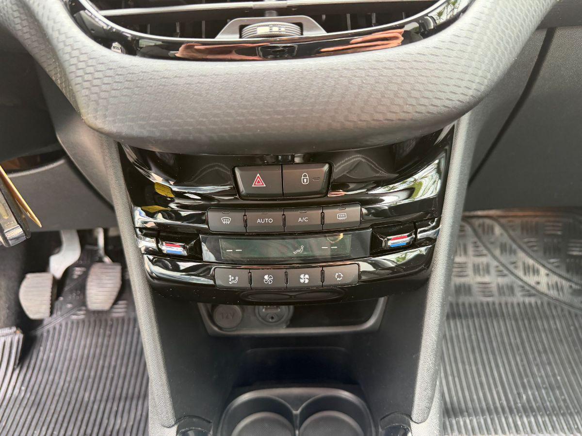 PEUGEOT - 208 - BlueHDi 100 5p. Allure