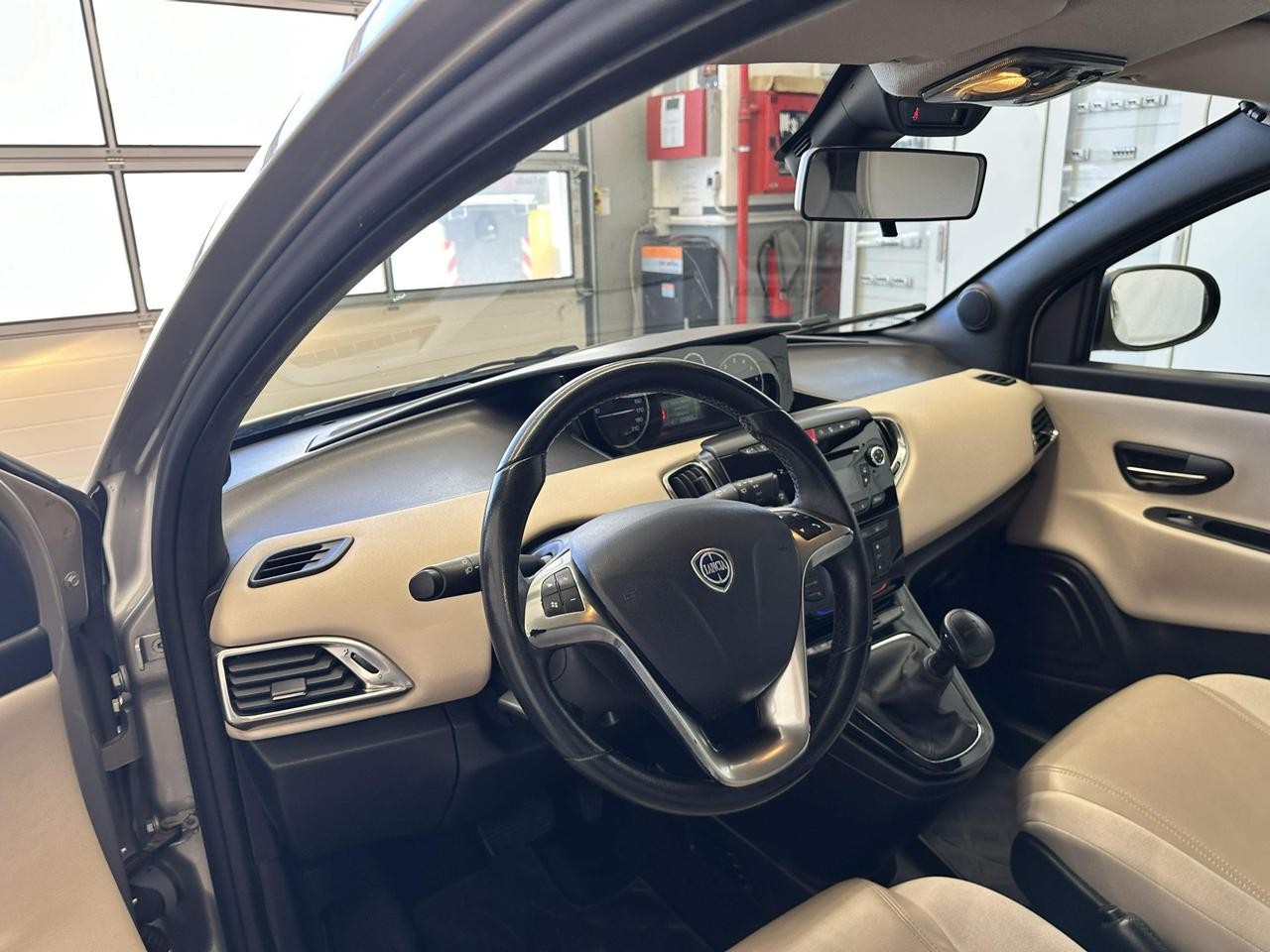 Lancia Ypsilon 0.9 t.air Platinum s&s 85cv dfn