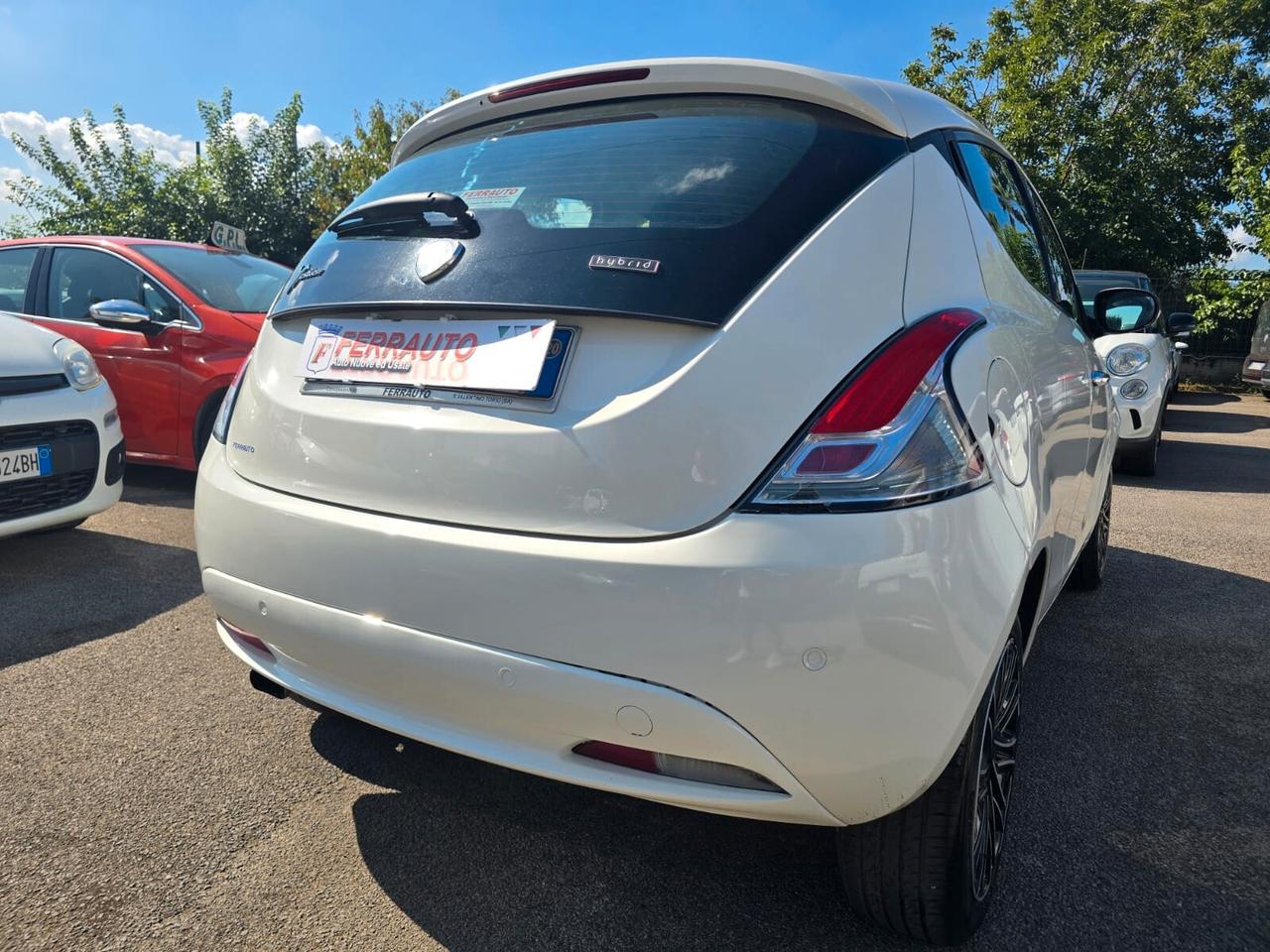 LANCIA Y 1.0 HYBRID 71CV GOLD EDITION