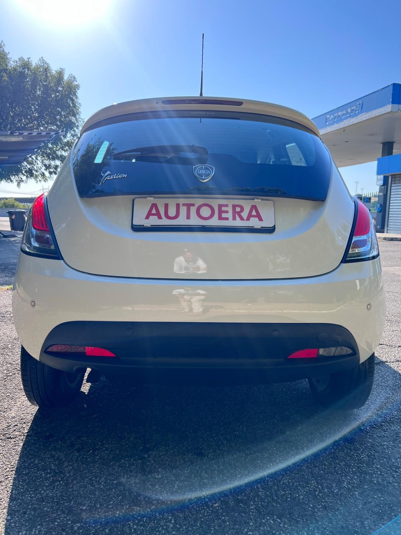 Lancia Ypsilon 0.9 TwinAir 85 CV 5 porte Metano Ecochic Elle