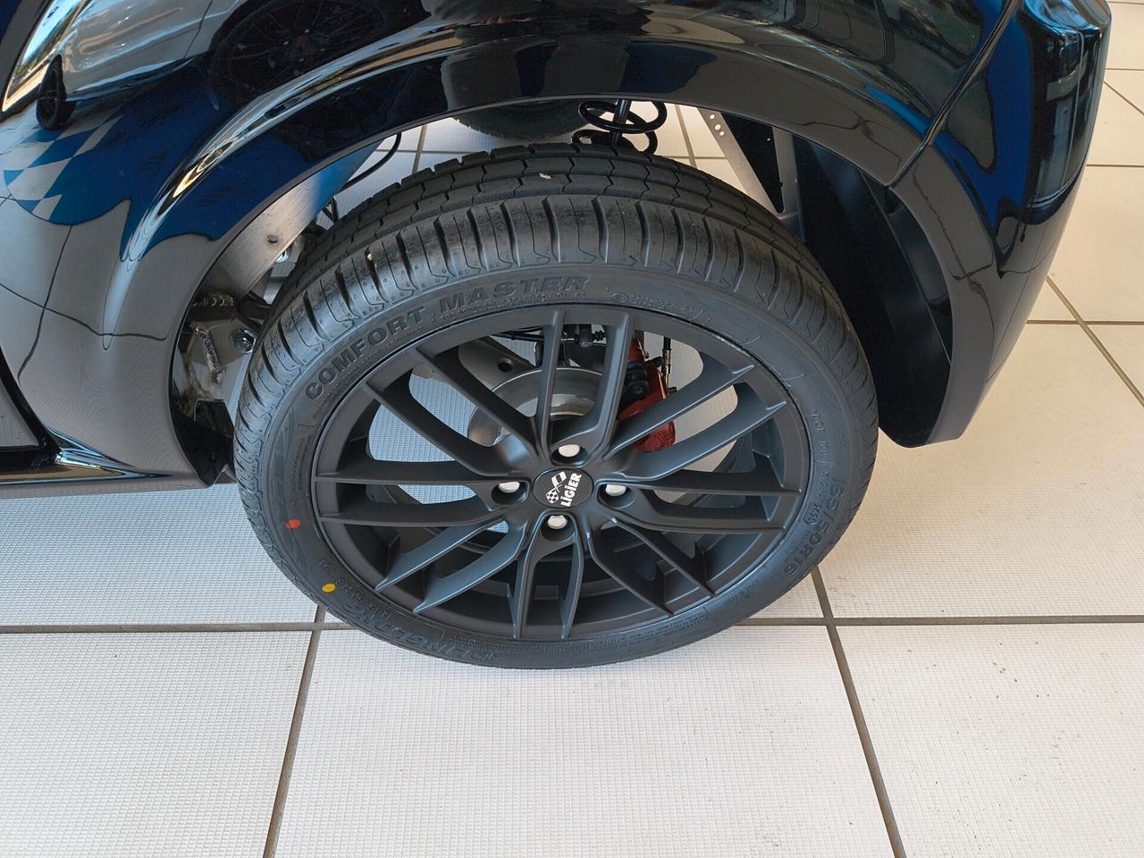 LIGIER Myli Lab Total Black