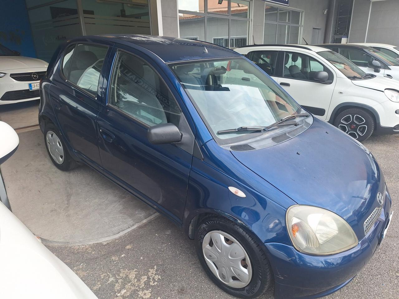 Toyota Yaris 1.0i 16V cat 5 porte Sol