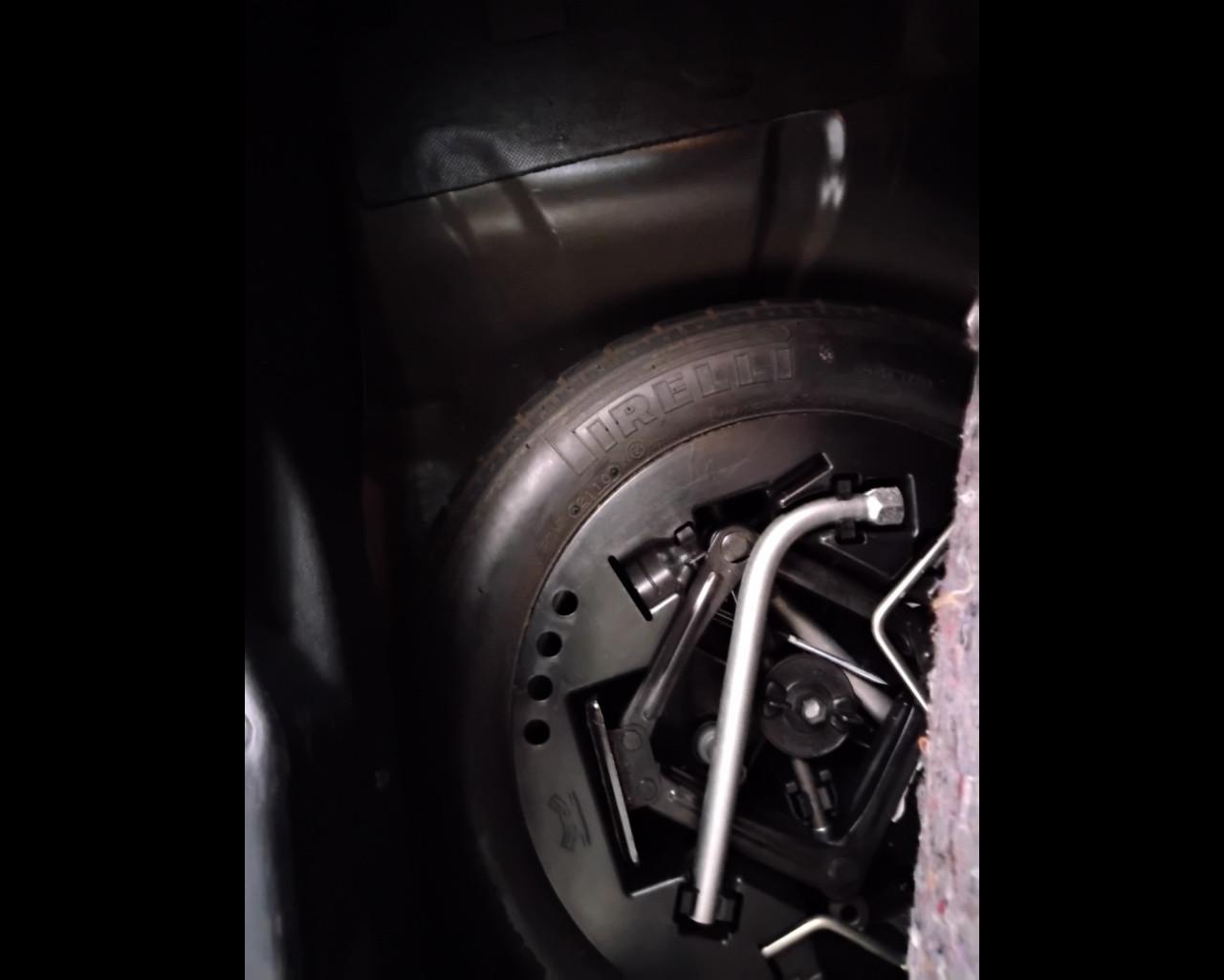 LANCIA Ypsilon II 2007 - Ypsilon 1.2 8v New Oro (oro)