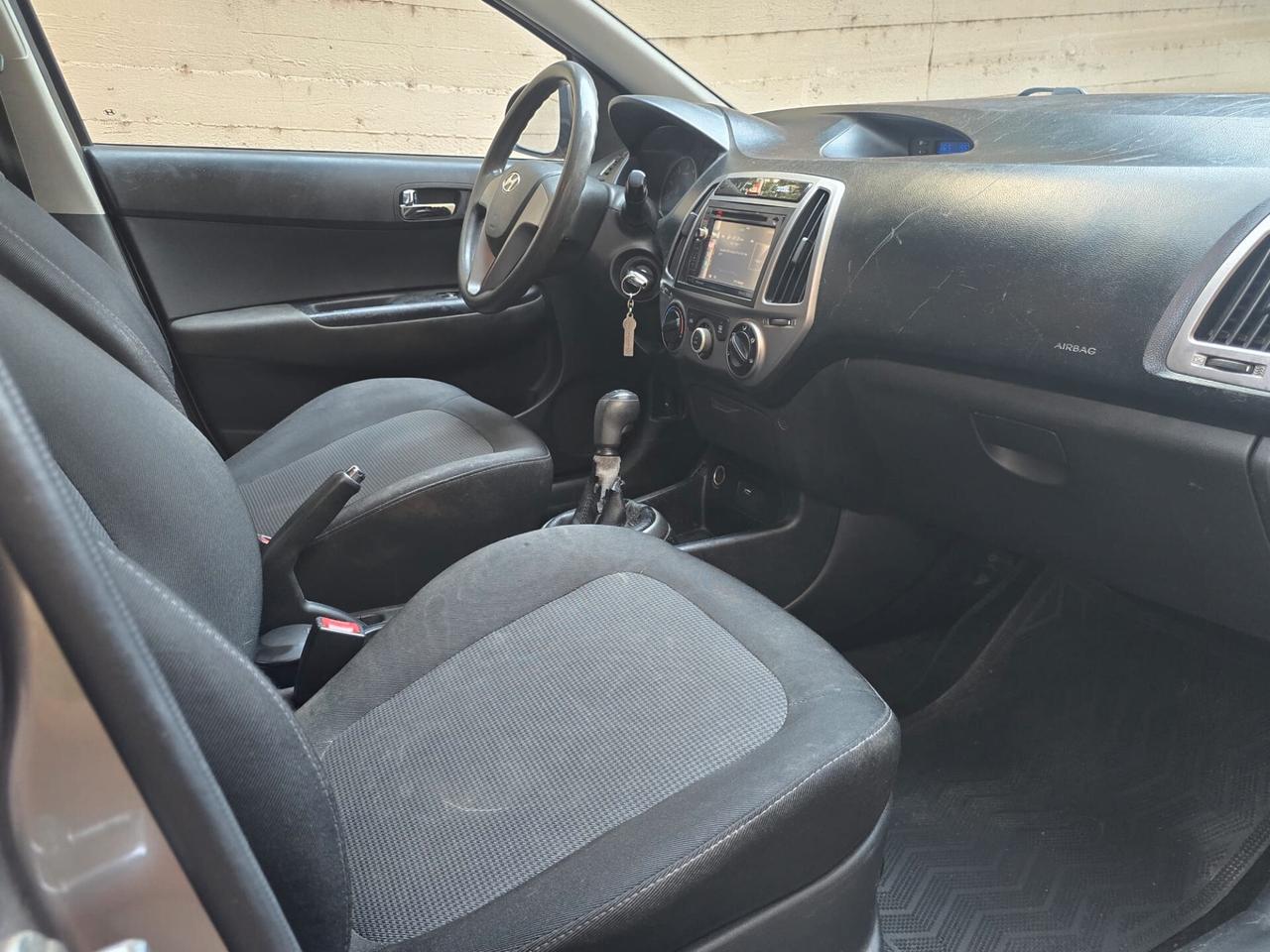 Hyundai i20 1.1 CRDi 5p. Sound Edition - Doppio treno di gomme