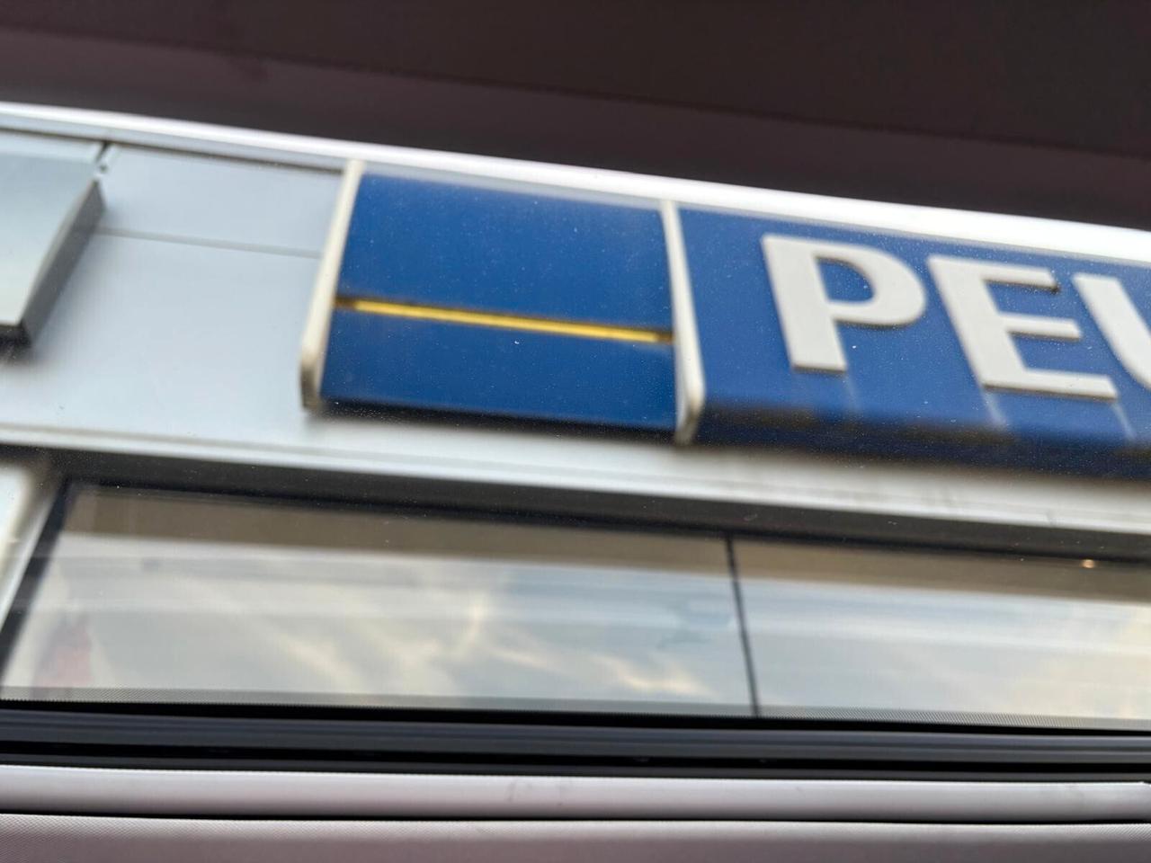 Peugeot Traveller BUSINESS VIP 75 kWh Long 8 posti SPOTICAR