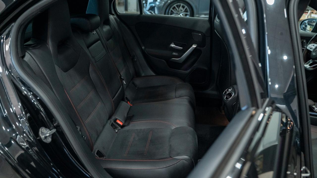 Mercedes-benz A 200 D PREMIUM PLUS AMG 19" TETTO PACK LUCI MULTIBEAM FULL OPTIONAL