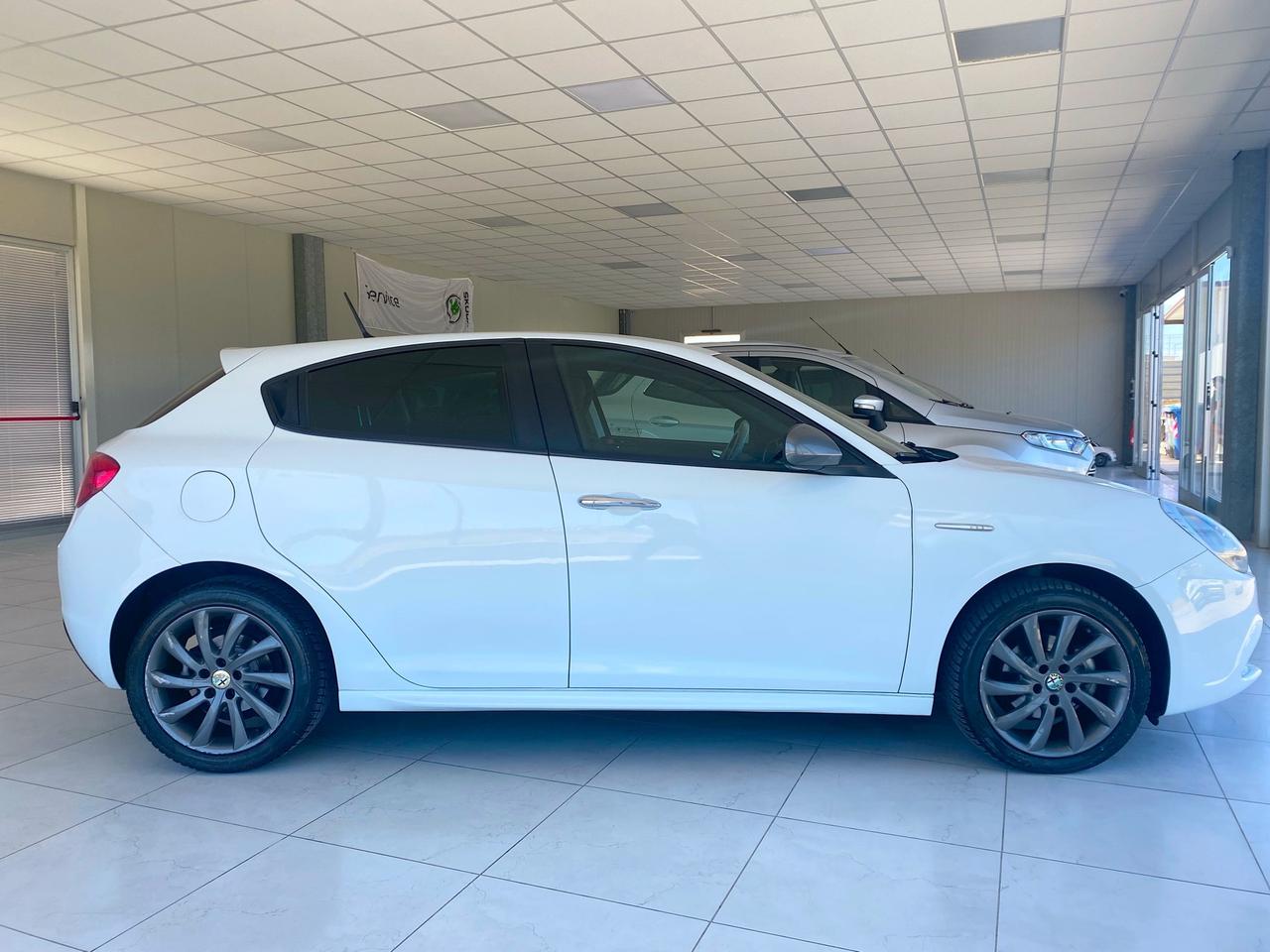 Alfa Romeo Giulietta 1.6 JTDm-2 105 CV MODELLO “VELOCE”