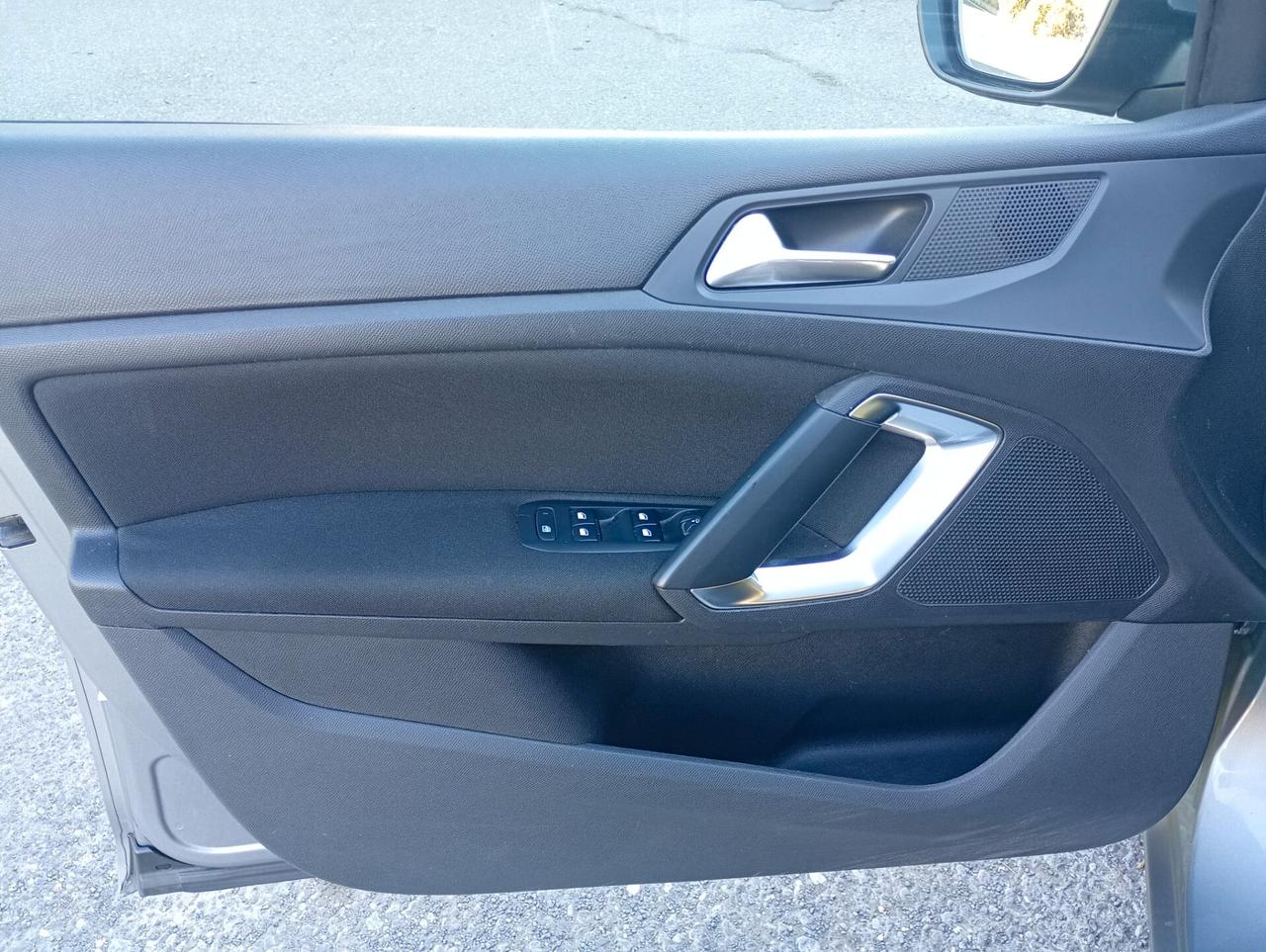 Peugeot 308 BlueHDi 120 S&S EAT6 SW Business