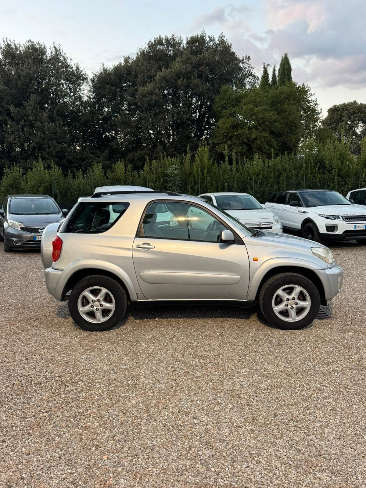 Toyota RAV 4 RAV4 2.0 16V MAI FATTO FUORISTRADA !!