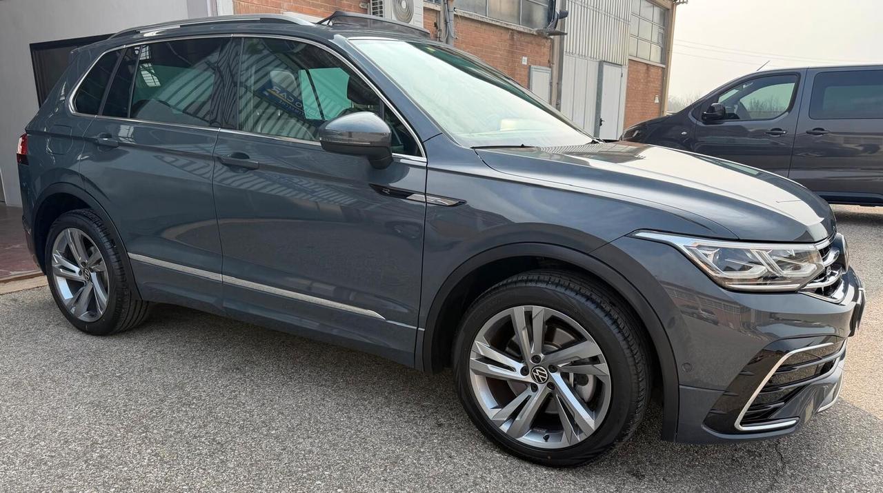 Volkswagen Tiguan 2.0 TDI 200 CV SCR DSG 4MOTION R-Line TETTO APRIBILE