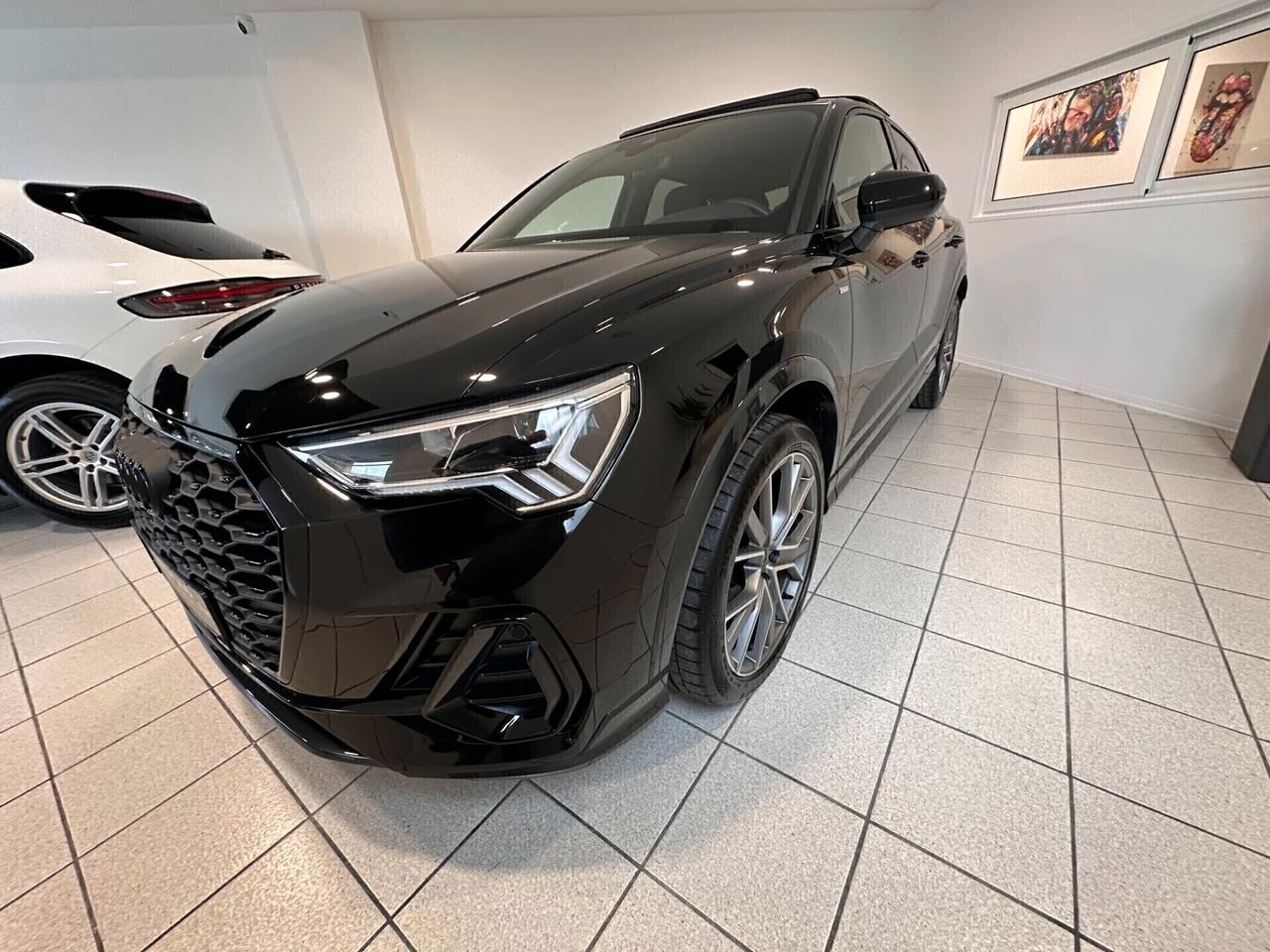 Audi Q3 SPORTBACK 35 TDI QUATTRO S LINE + PANORAMA + R20 + FARI MATRIX + BLACK PACK