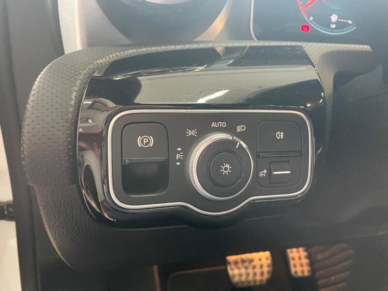 MERCEDES CLA Coupé (C118) CLA 220 d Automat...