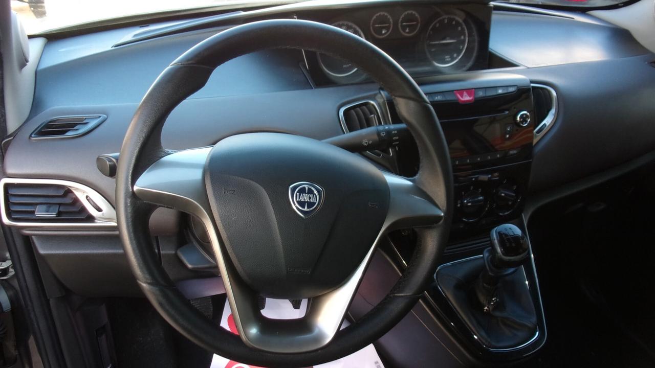 Lancia Ypsilon 1.2 69 CV 5 porte S&S Gold