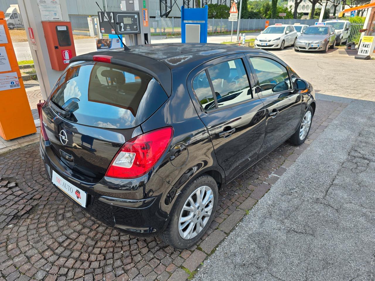 Opel Corsa 1.2 5 porte con 271.000km