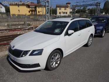 SKODA Octavia Octavia Wagon 2.0tdi Executive 4x4 dsg - FT626AV