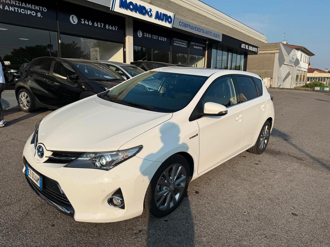 Toyota Auris 1.8 Hybrid Lounge