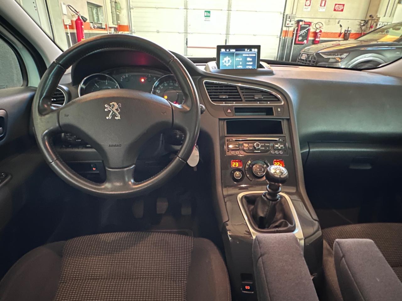Peugeot 5008 1.6 HDi 115CV Active