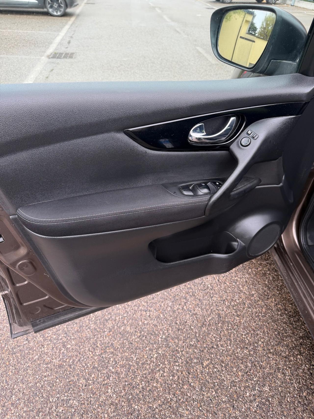 Nissan Qashqai 1.2 - NEOPATENTATI - 12 MESI DI GARANZIA -