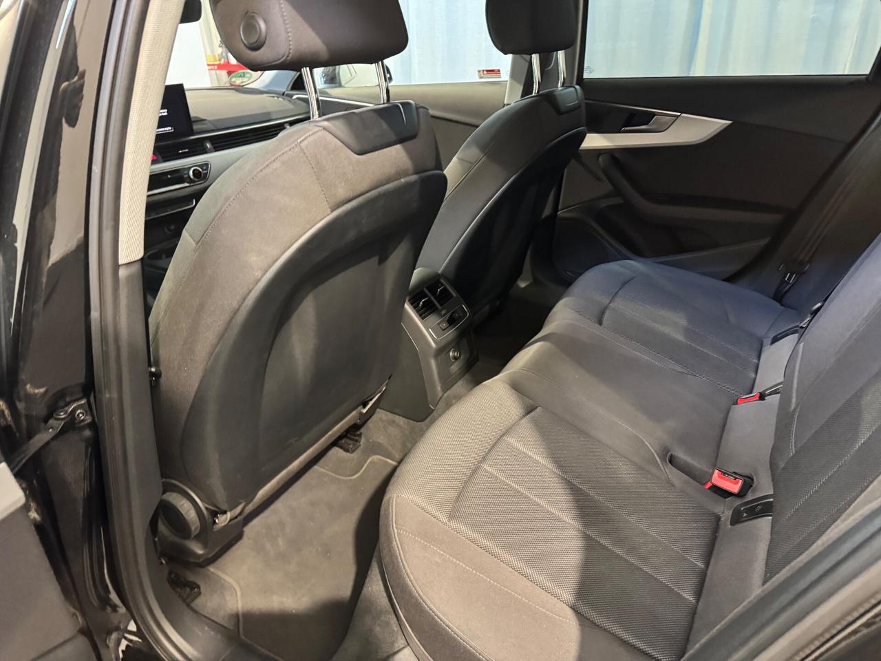 Audi A4 35 TDI/163 CV S tronic Business Advanced