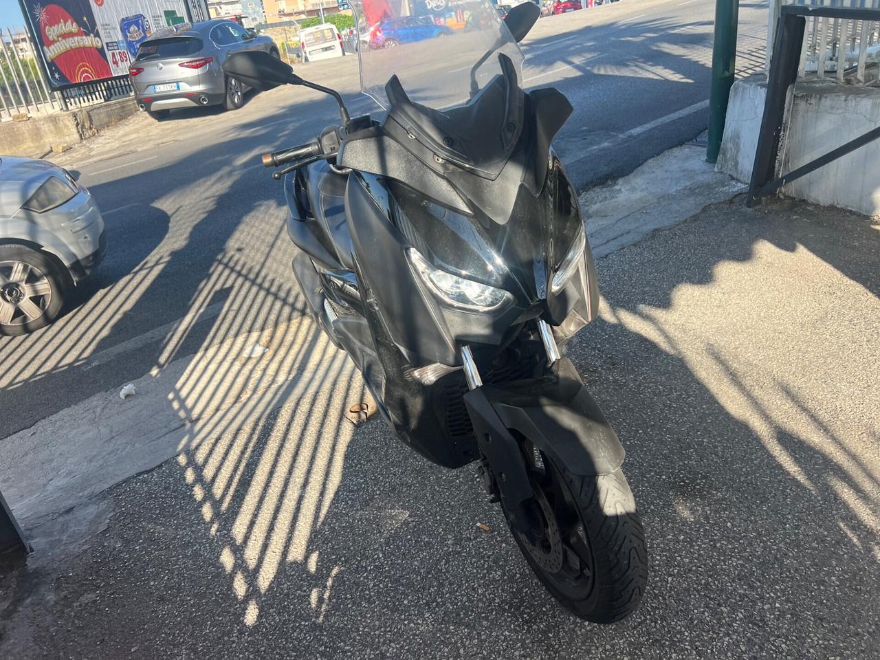 YAMAHA X-MAX 300 2017 UNICOPROPIETARIO
