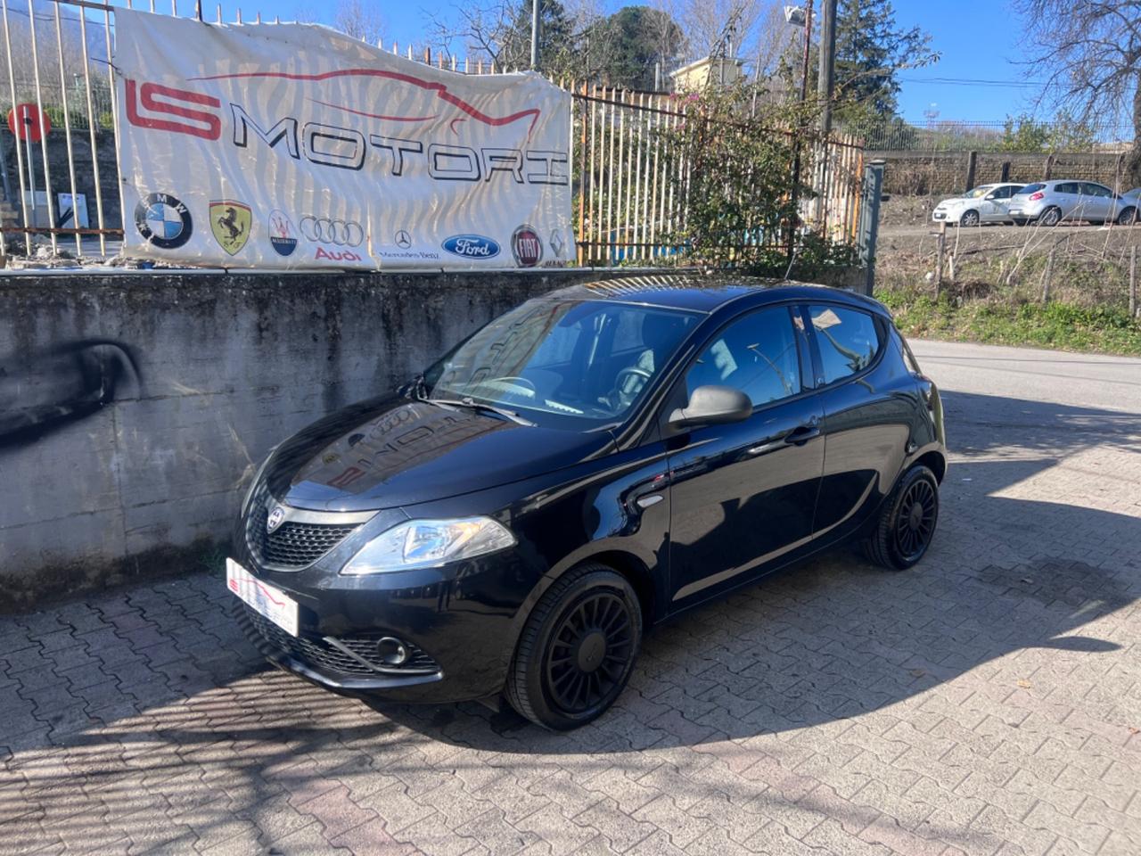 Lancia Ypsilon 1.2 69 CV 5 porte GPL Ecochic Gold