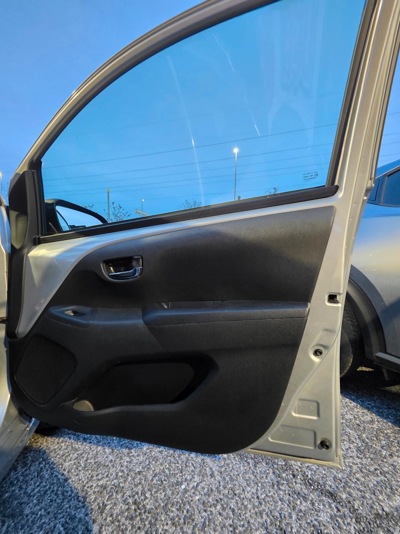 Toyota Aygo 1.0 VVT-i 69 CV 5 porte x-play