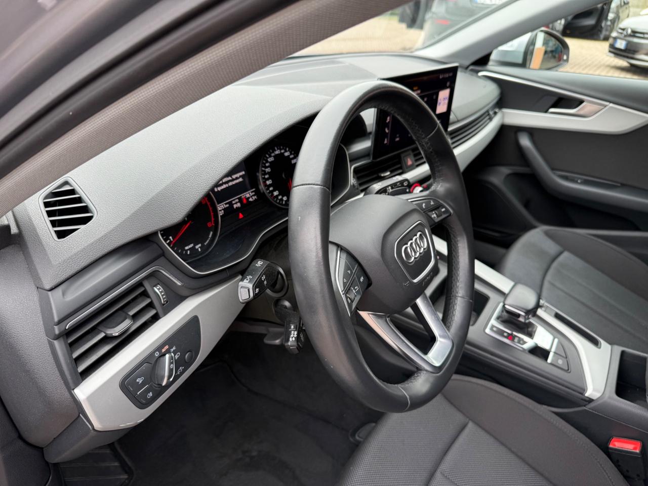 Audi A4 Avant 30 TDI/136 CV S tronic