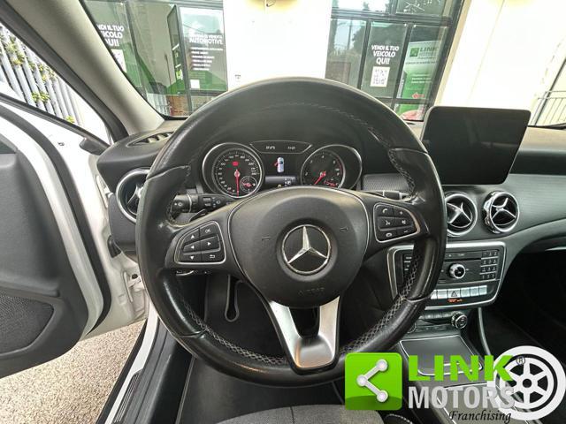 MERCEDES-BENZ GLA 180 PREMIUM AUTOMATICA