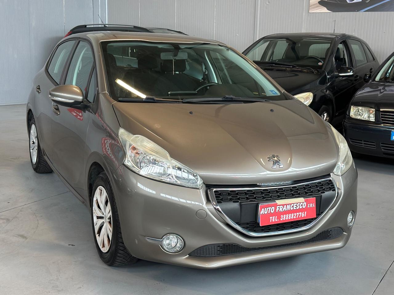 Peugeot 208 1.4 HDi 68 CV 5 porte Allure