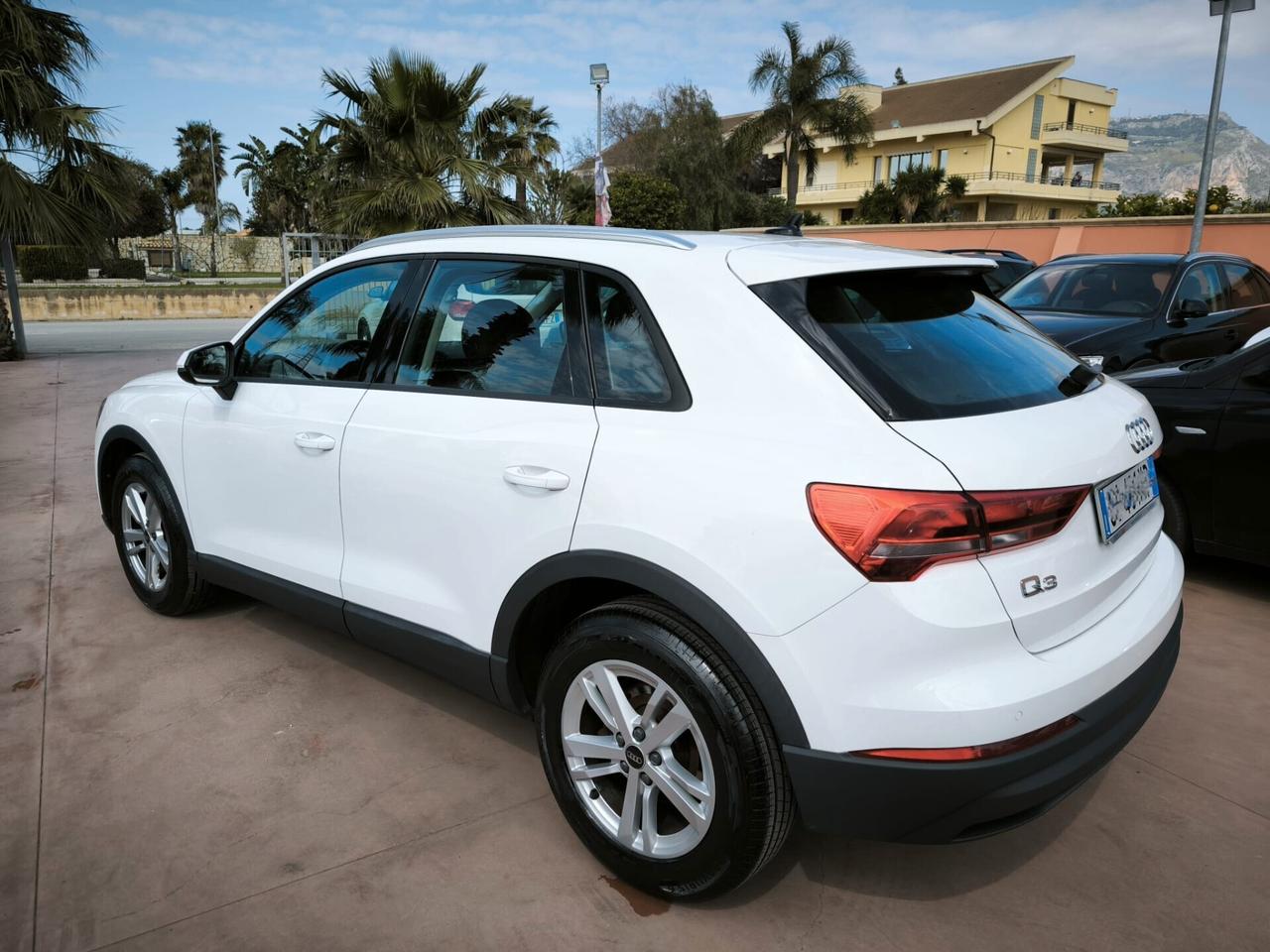 Audi Q3 35 TDI Business