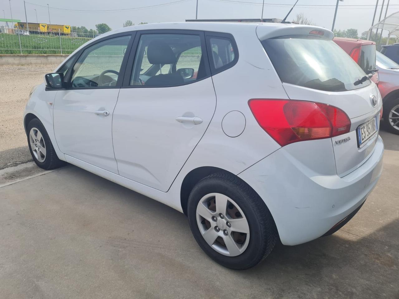 Kia Venga 1.4 CRDi 90CV Cool + TETTO