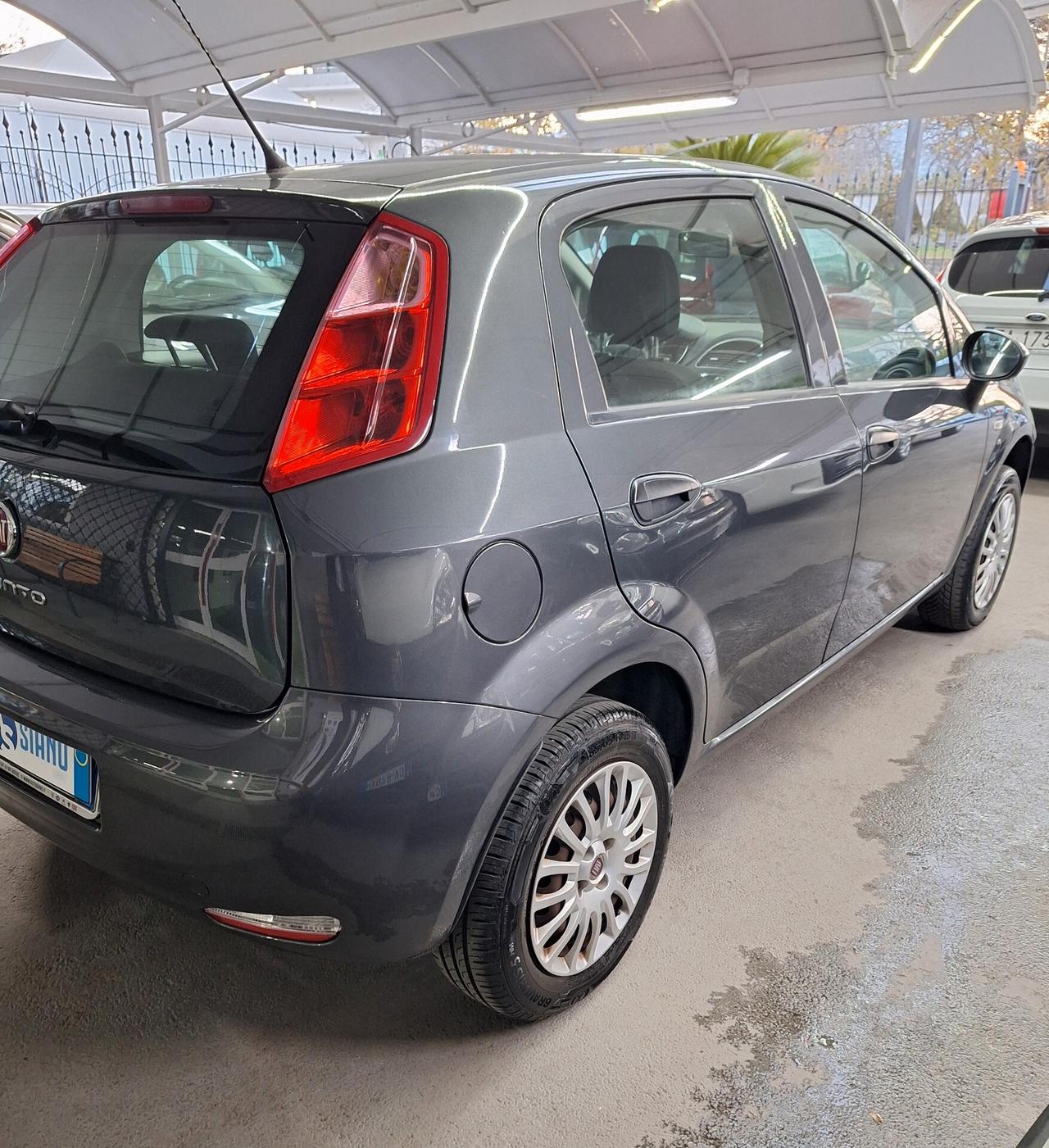 Fiat Punto Street 1.4 8V Natural Power Lounge