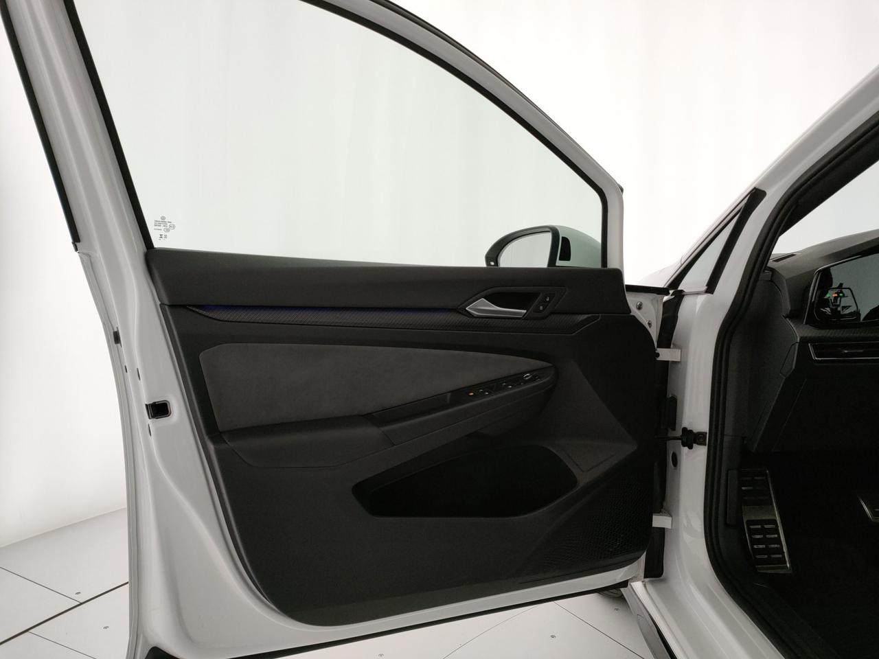 Volkswagen Golf 2.0 tdi r-line 150cv dsg