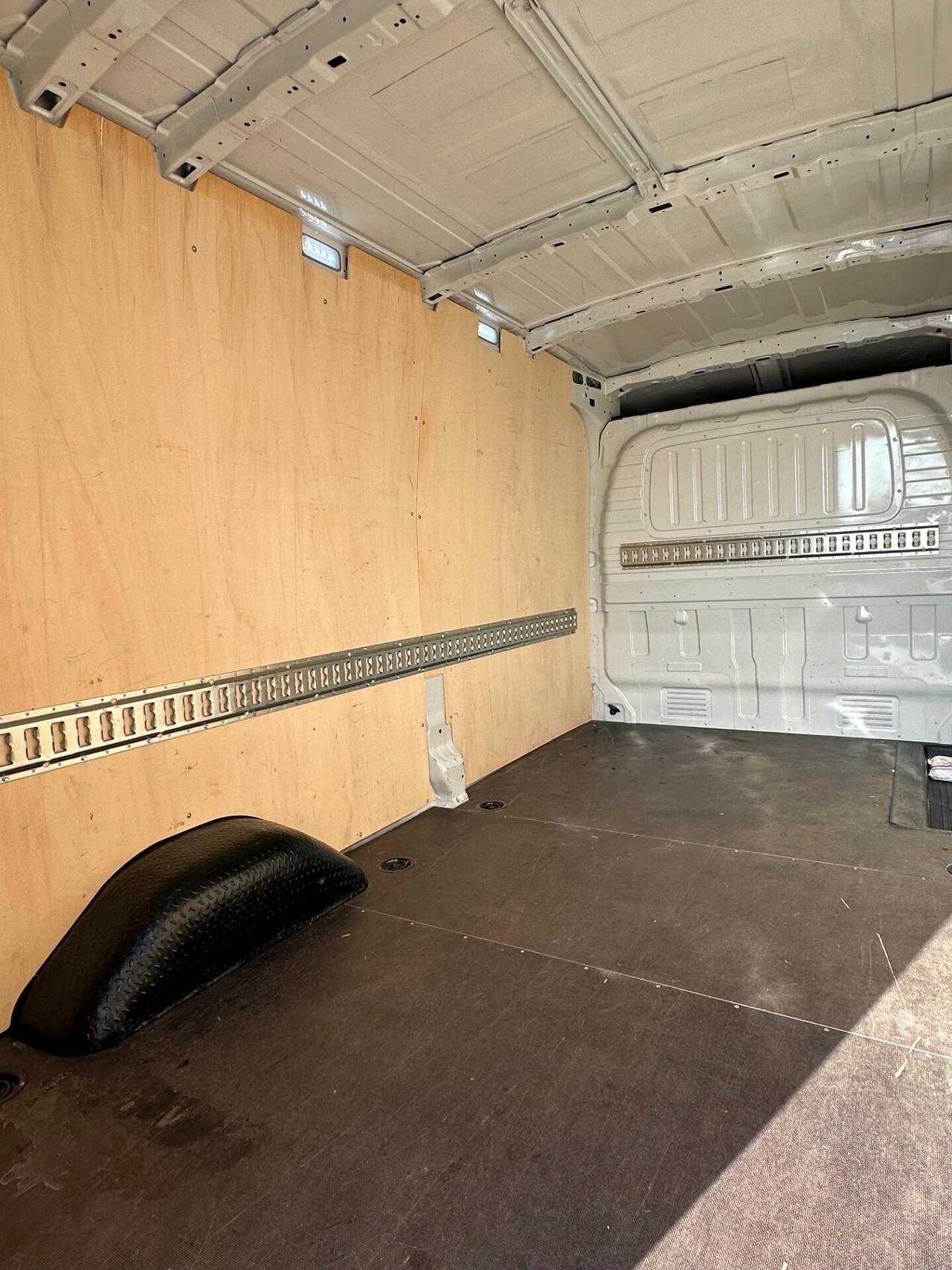 Maxus Deliver 9 FWD possibilità noleggio no scoring