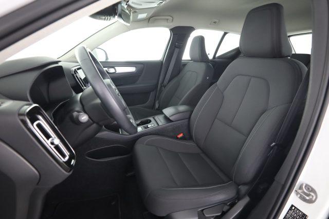 VOLVO XC40 XC40 B4 AWD Geartronic Momentum Pro