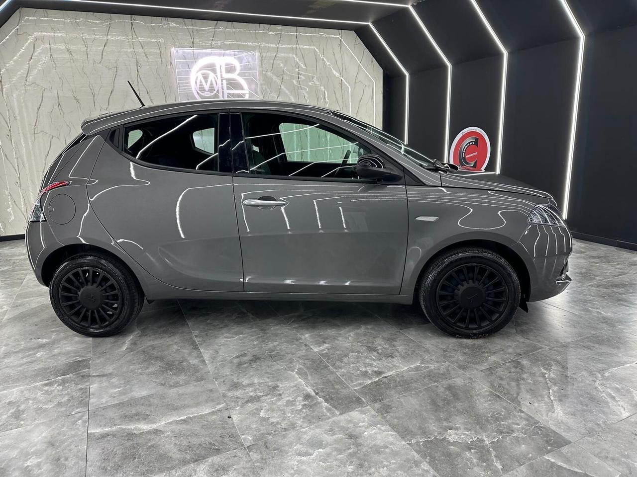 Lancia Ypsilon 1.0 FireFly 5 porte S&S Hybrid UnYca