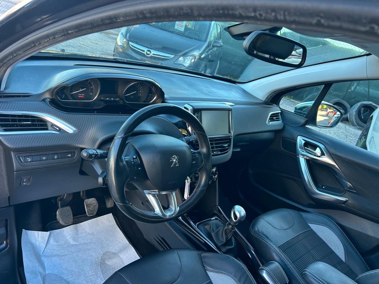 " UNA CHICCA " Peugeot 2008 Blue HDi Allure